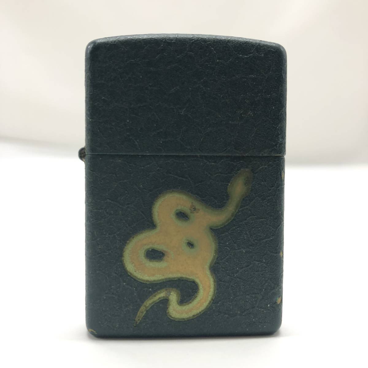 コレクター必見 Zippo ジッポ ヘビ柄 03年製 グリーンカラー 蛇 パイソン イラスト 喫煙アイテム オイルライター Ce0 Zippo 売買されたオークション情報 Yahooの商品情報をアーカイブ公開 オークファン Aucfan Com