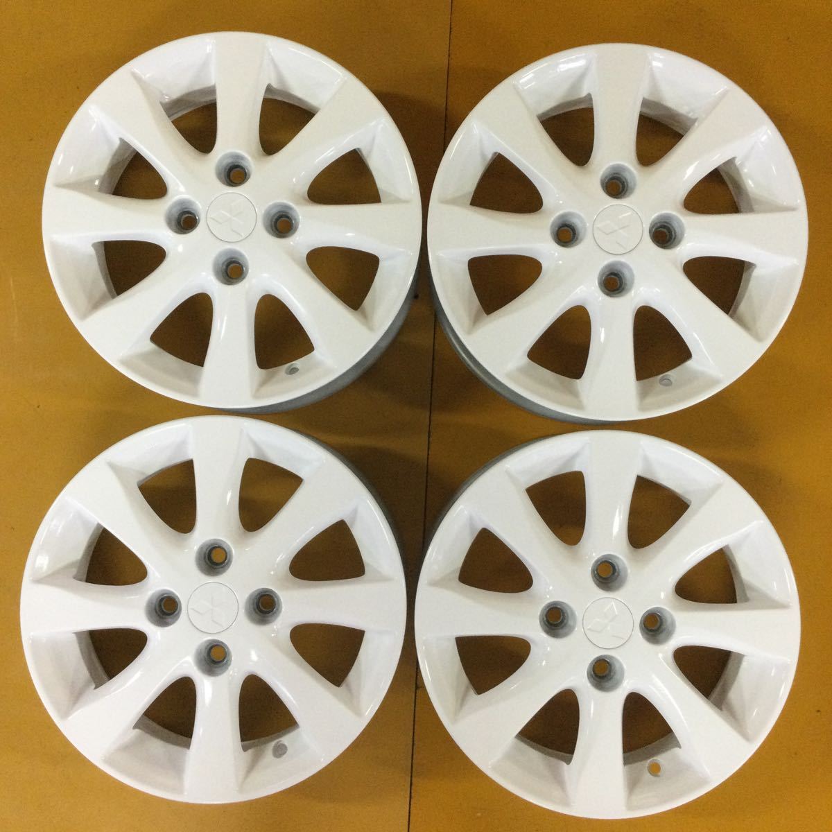 驚きの破格値，本物保証 ミツビシ純正軽自動車用アルミホイール 14×4.5