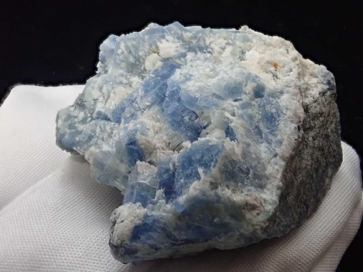 原石 ボロビエバイト アルカリベリル 標本 科学、自然 鉱物標本 鉱物