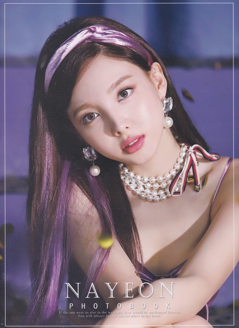 New ナヨンnayeon Twiceトゥワイス プレミアム写真集 大 韓国 タレントグッズ 売買されたオークション情報 Yahooの商品情報をアーカイブ公開 オークファン Aucfan Com