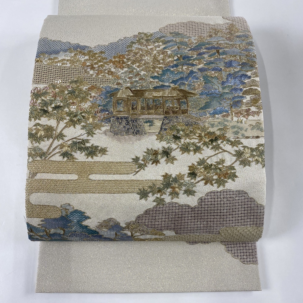 HOT，得価 袋帯 秀品 風景 建物 刺繍 金糸 薄茶色 お太鼓柄 正絹(仕立て上がり)｜売買されたオークション情報、yahooの商品情報をアーカイブ公開 - オークファン 仕立て上がり