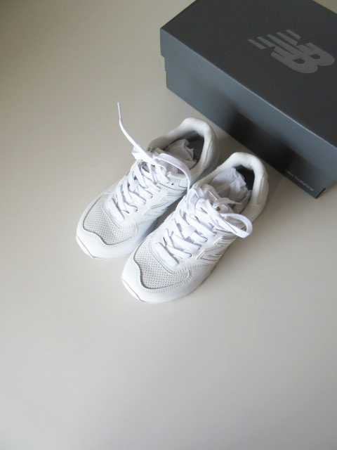 マックスフライ2 25.0cm 美品 NEW BALANCE / ニューバランス WL574SYI スニーカー WHITE 22.5