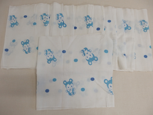 本物保証，高品質 0710089a 昭和レトロ 布おむつ クマのぬいぐるみ デザイン 10枚 品/サイズ32.5&times;65.5cm前後/ シミや黄ばみ プリントむら等有(布おむつ)｜売買されたオークション情報、yahooの商品情報をアーカ 布おむつ