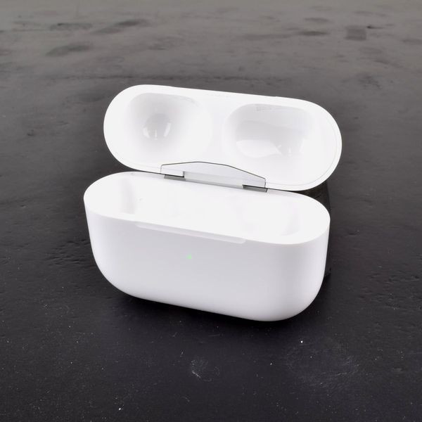 0142】USED◇Apple純正 AirPods Pro Charging Case A2190