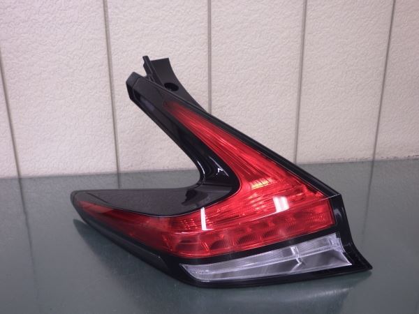 T64662 リーフ ZE1 左テール ICHIKOH D212 LEAF リーフ ZE1 LEAF 値段