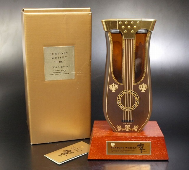 SUNTORY サントリー ウイスキー 響 【リラギター型ボトル】 600ml 43