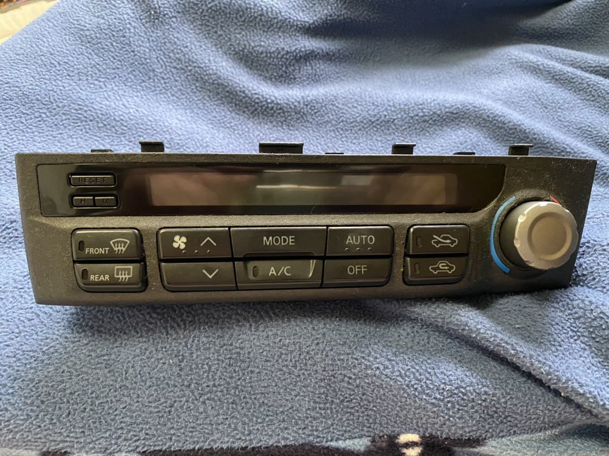ER34 後期 エアコンコントロールパネルです スカイラインER34 エアコンスイッチ エアコンパネル コントロール