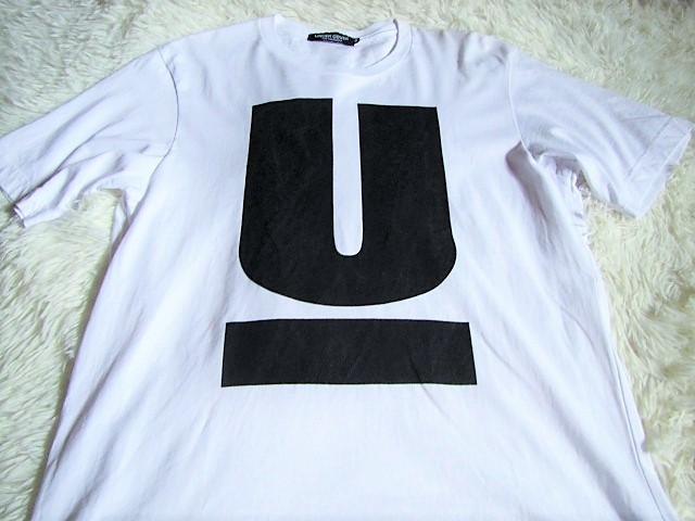 【WE MAKE NOISE NOT CLOTHES】■アンダーカバー(UNDERCOVER)■ロゴTシャツ ホワイト×ブラック but scab85デニム ■M■