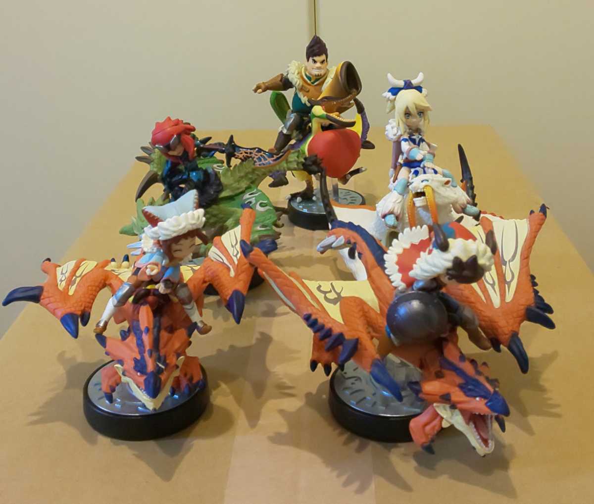 amiibo モンスターハンター 隻眼のリオレウス&ライダー(女の子 