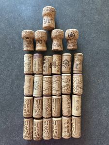 ワインコルクのヤフオク の相場 価格を見る ヤフオク のワインコルクのオークション売買情報は27件が掲載されています