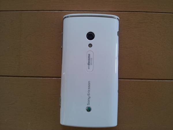 docomo XPERIA SO-01B本体 ホワイト　送料無料_3