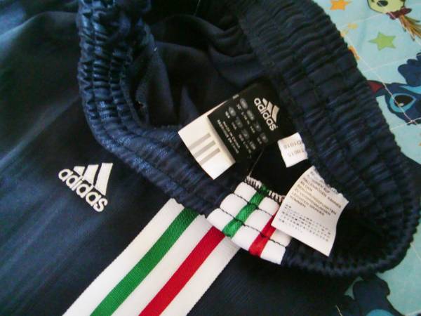 Adidasアディダス 紺色 白 赤 緑 ジャージズボン160cm ボトムス 売買されたオークション情報 Yahooの商品情報をアーカイブ公開 オークファン Aucfan Com