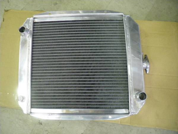 A型サニトラ3層?アルミラジエーター新品未使用B110B310サニー  