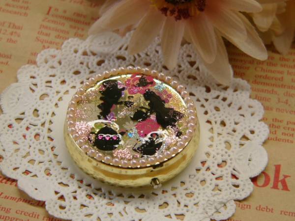 UVレジンアリスモチーフピルケースG☆スイーツデコSAKURA_1