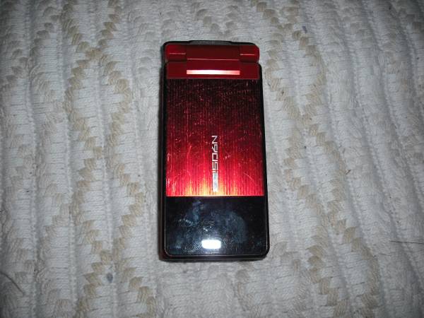 docomo n905i USED 白ロム_1