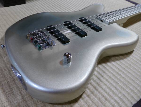 中古「EDWARDS 人時モデルベース」ジャズマスターベース(エレキベース