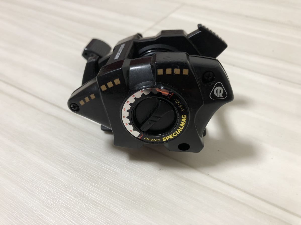 オリムピック マジロ MADILLO CX-10 右巻き ベイトリール
