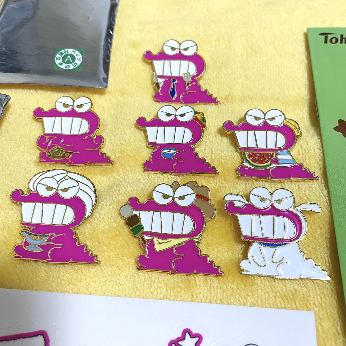 クレヨンしんちゃん ワニ山さん チョコビ ピンバッジ 2個セット