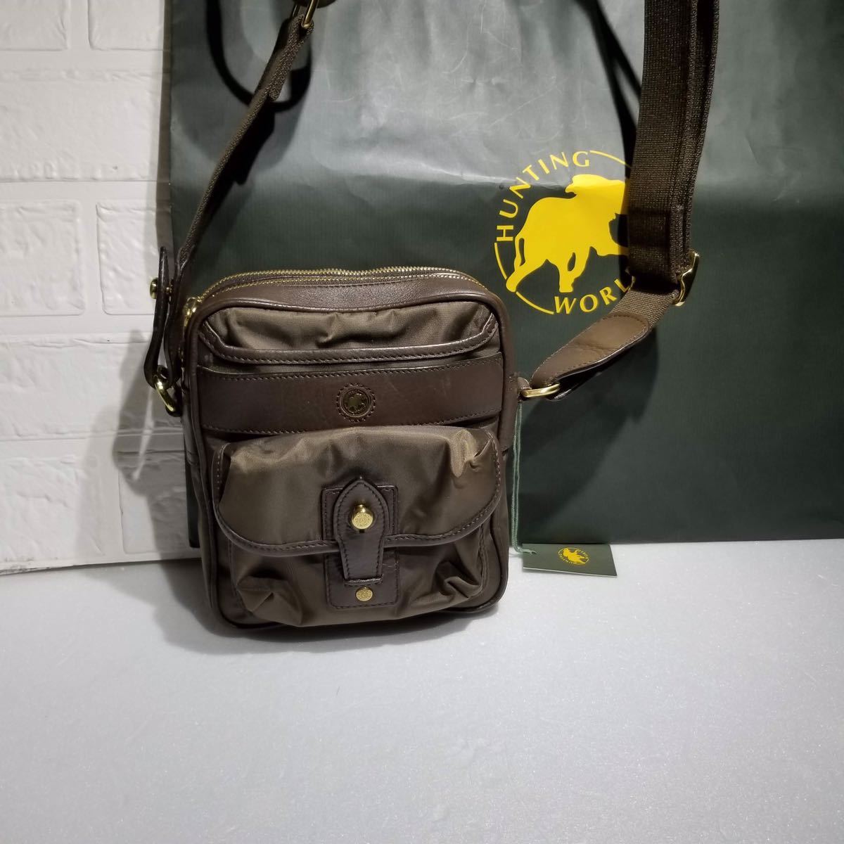 人気 brand■未使用に近い■HUNTING WORLD ハンティング・ワールド■メンズ■ナイロン レザー 本革■ショルダー バッグ■Men's Shoulderbag