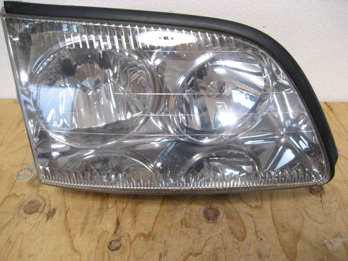link- 1805　　UCF21　セルシオ　　後期　　右　ヘッドライト　　HID