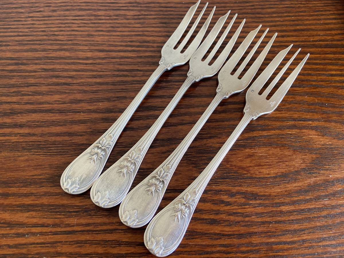  クリストフル トリアノン 純銀メッキ製デザートフォーク 16.5cm 4本/Christofle/モノグラムあり/465-2(フォーク)｜売買されたオークション情報、yahooの商品情報をアーカイブ公開 - オークファン フォーク
