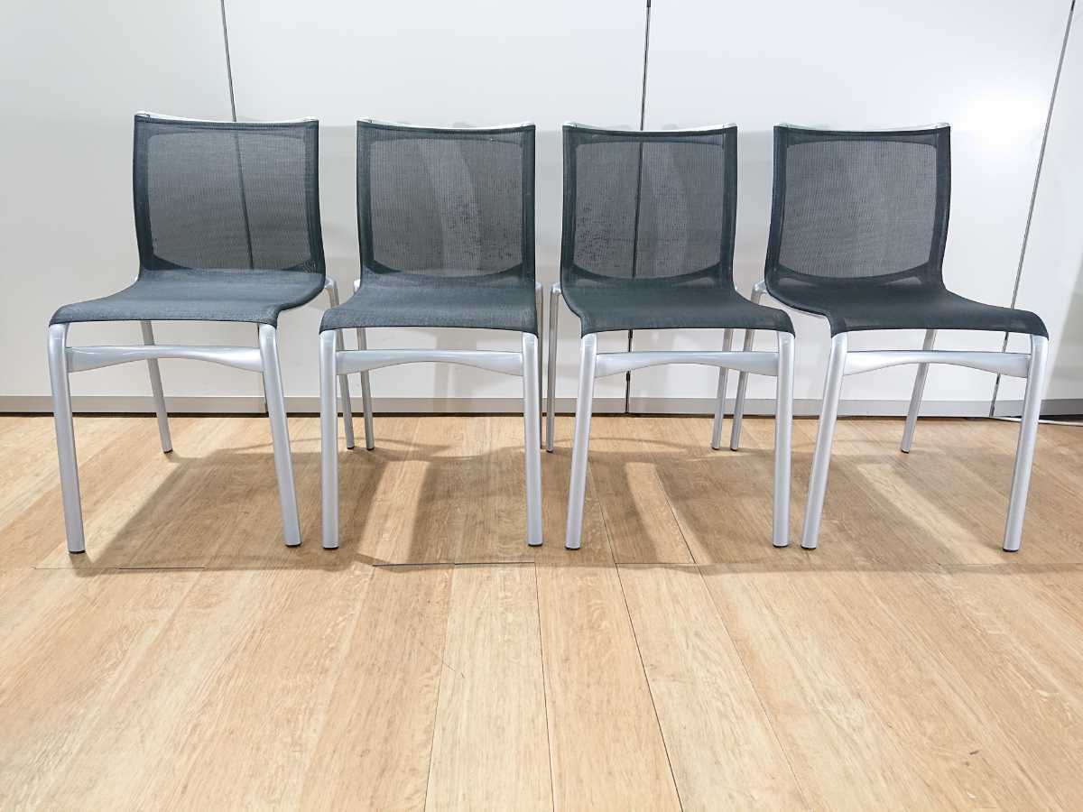 ●【目玉商品】【4脚セット・美品】カッシーナ アリアス 4脚セット ミーティングチェア【中古】