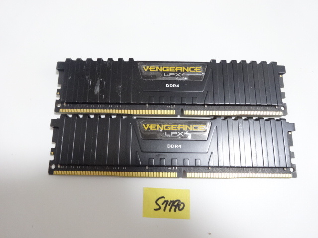 CORSAIR DDR4-3000MHz デスクトップPC用 メモリモジュール VENGEANCE