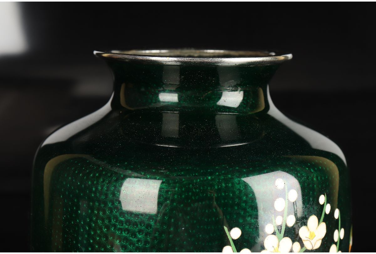 花瓶 | 一対 胎銅 色絵薄墨草花文花瓶 十三代今泉今右衛門（造）共箱