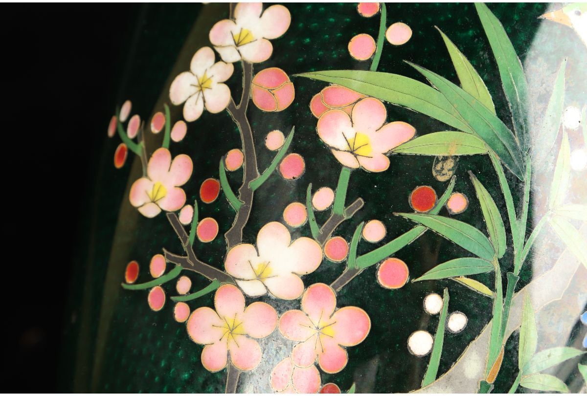 花瓶 | 一対 胎銅 色絵薄墨草花文花瓶 十三代今泉今右衛門（造）共箱