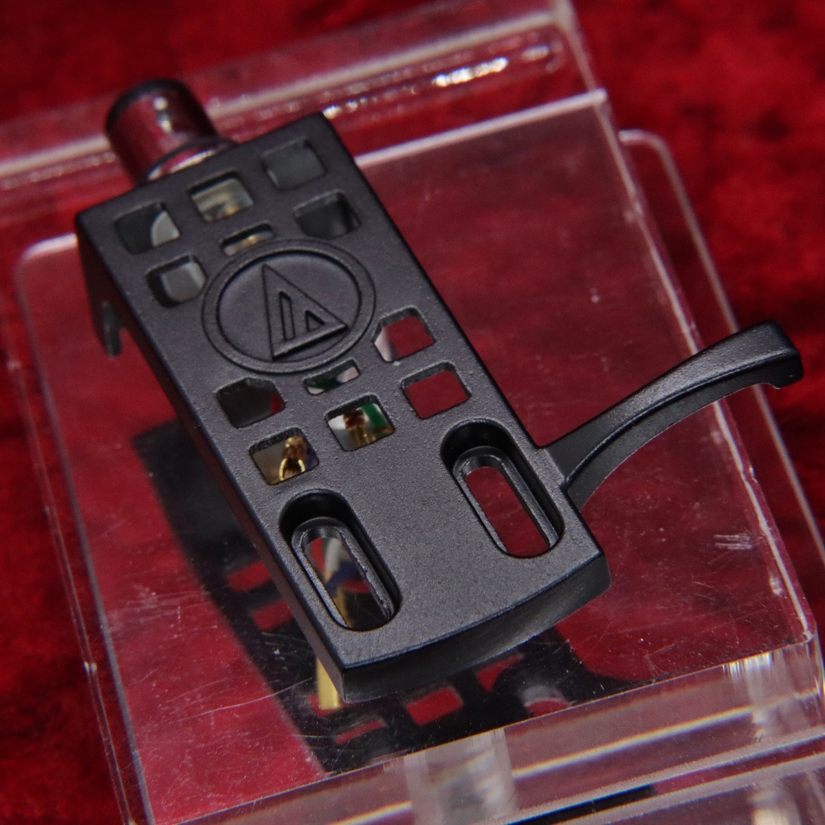 audio-technica/オーディオテクニカ AT-HS10 ブラック アルミ製軽量ヘッドシェル 中古品/美品 送料込み　21I11016 audio-technica オーディオテクニカ AT-HS10 technica audio 金メッキにして欲しい微弱信号なんだからさ..