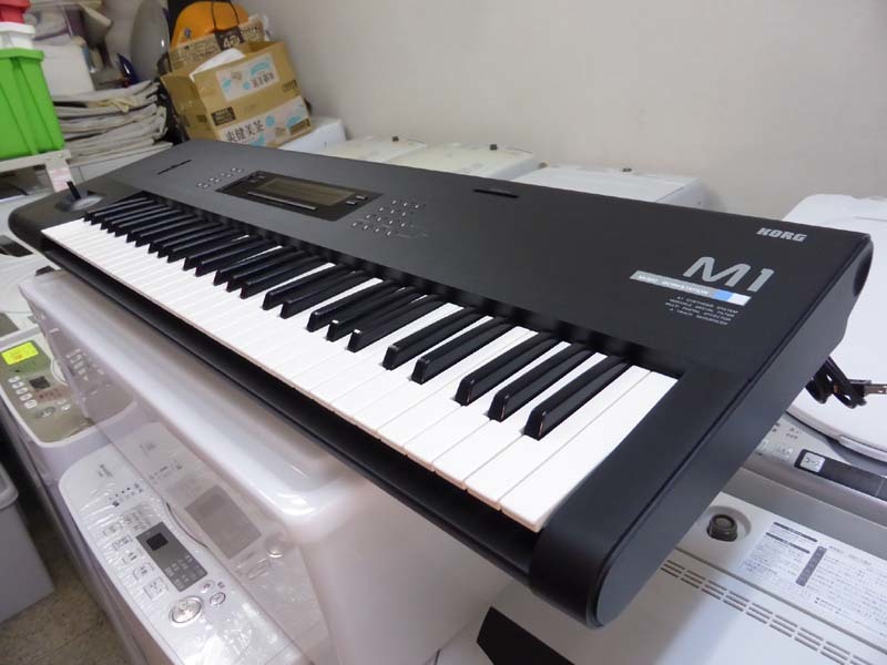 KORG M1 シンセサイザー ミュージックワークステーション コルグ KORG