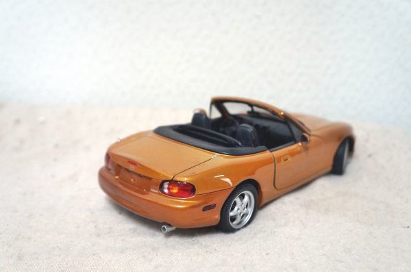 メール便送料無料対応可】 GATE 1/18 Miata ロードスター（NA) マツダ ...