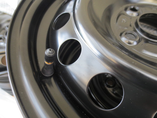 新型アクア MXPK11 純正スチールホイール 15インチ 新車外し ナット付① 新型アクア MXPK11 純正スチールホイール 15インチ 新車外し ナット付