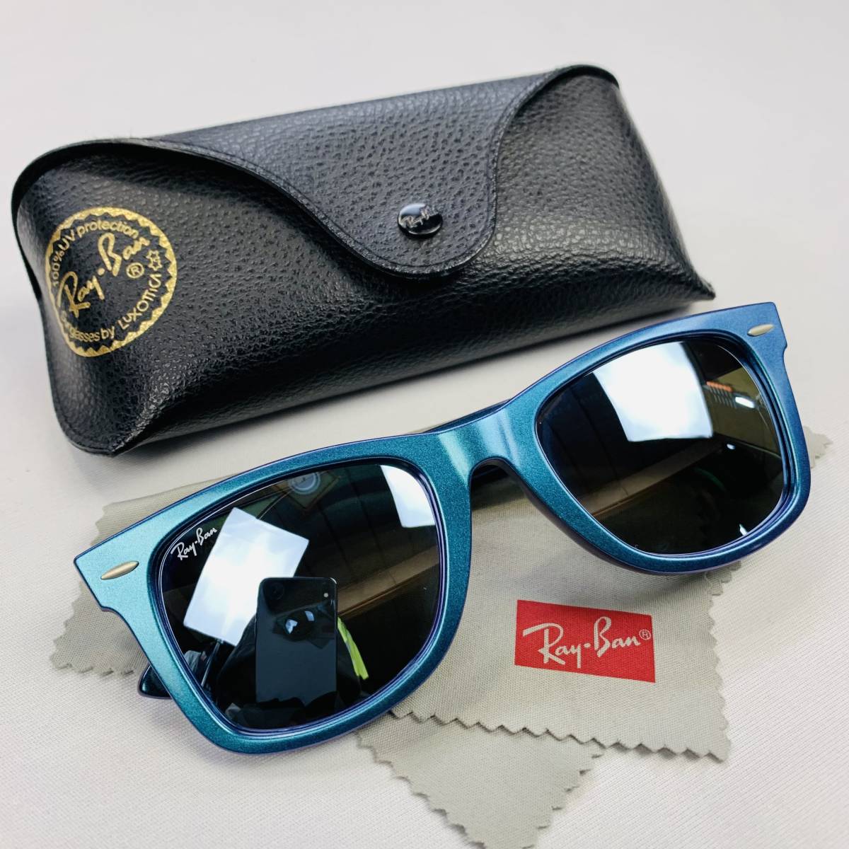 美品！通年人気！Ray Ban／レイバン 気分が上がるブルーフレームで都会 