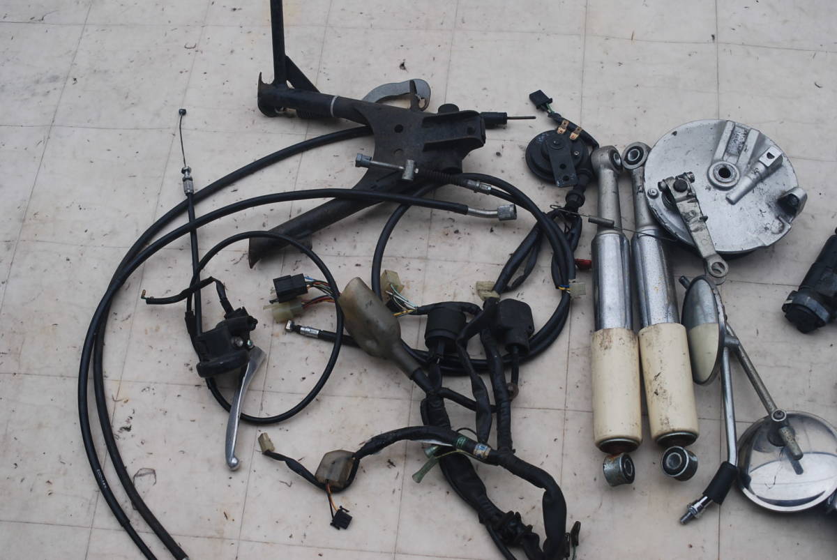 ♪C110 JA07 パーツいろいろ　キーセット　サスペンション　ハブ　センタースタンド　ハーネスなど_3