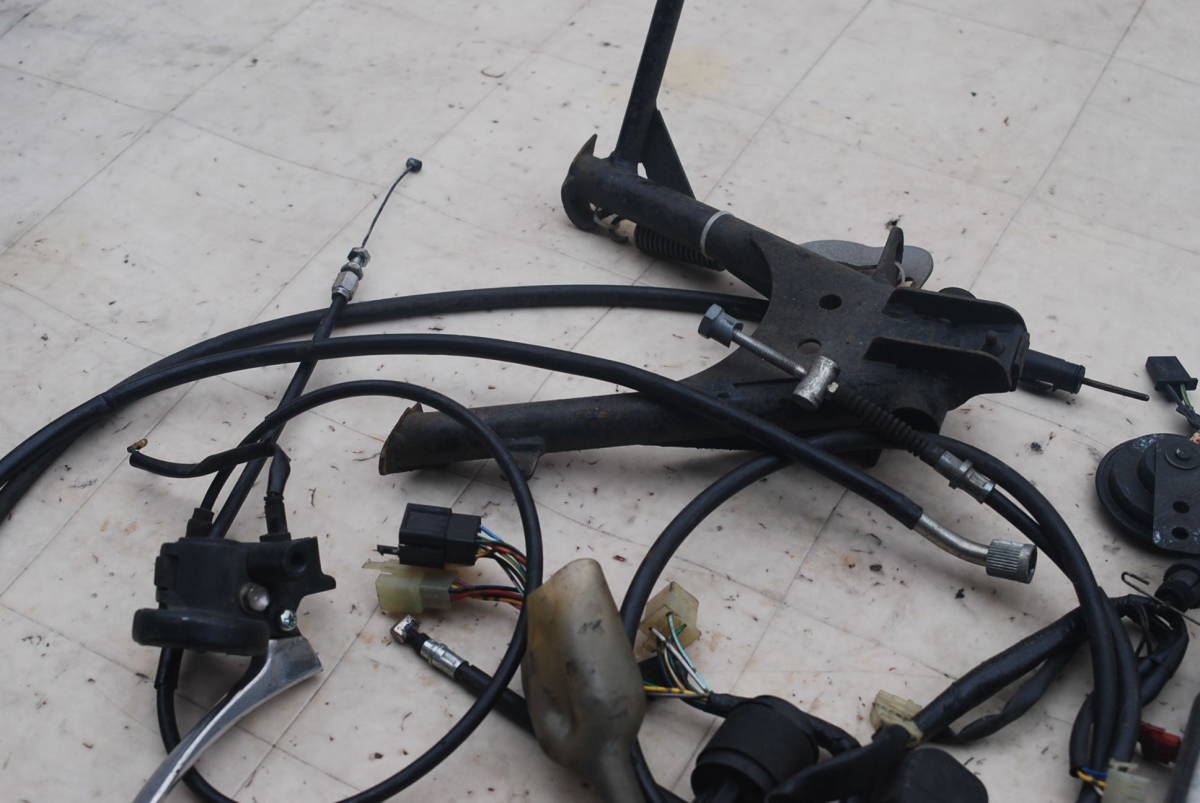 ♪C110 JA07 パーツいろいろ　キーセット　サスペンション　ハブ　センタースタンド　ハーネスなど_4