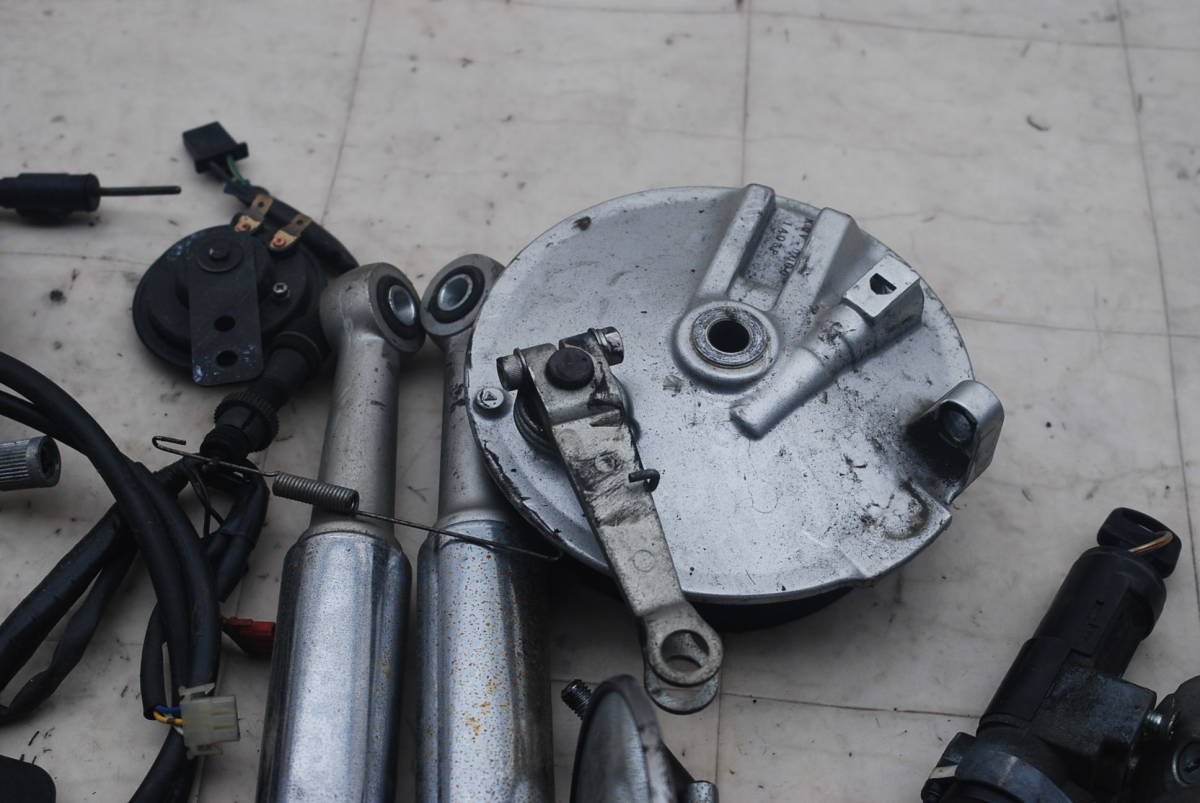 ♪C110 JA07 パーツいろいろ　キーセット　サスペンション　ハブ　センタースタンド　ハーネスなど_5