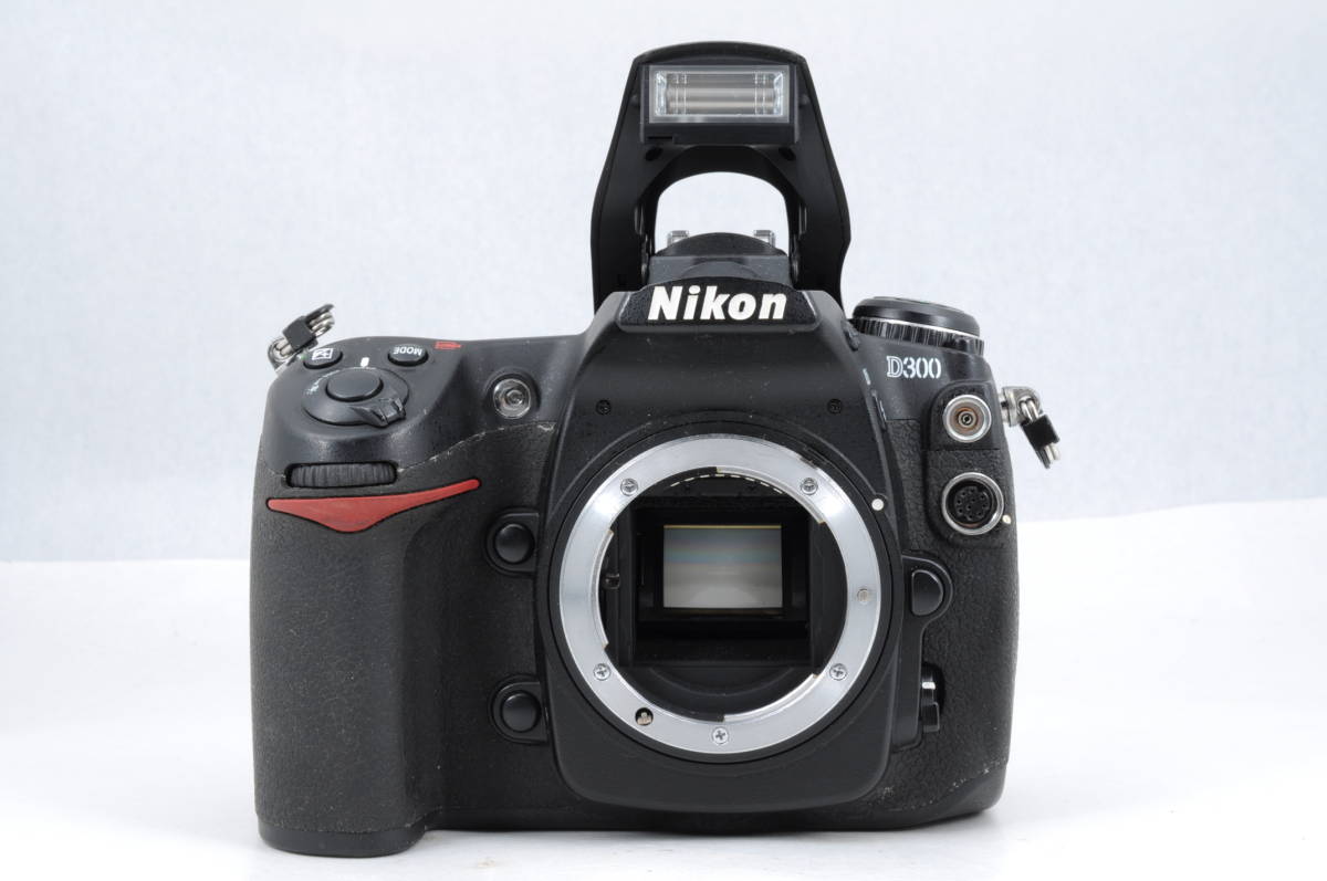 動作品 ニコン Nikon D300 ボディ デジタル一眼レフカメラ SanDisk 