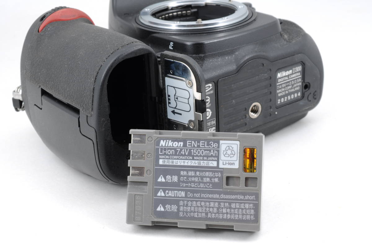 動作品 ニコン Nikon D300 ボディ デジタル一眼レフカメラ SanDisk 