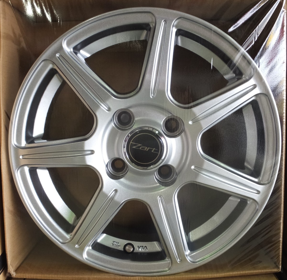100%新品，得価展示品4枚セット BURIDGESTONE ブリヂストン バルミナ ZART/R7 14インチ 5.5J+39 PCD100/4H アクア/ヴィッツ/トール/タンク/ルーミー(社外品)｜売買されたオークション情報、yahooの商品情報をアーカイブ 4穴