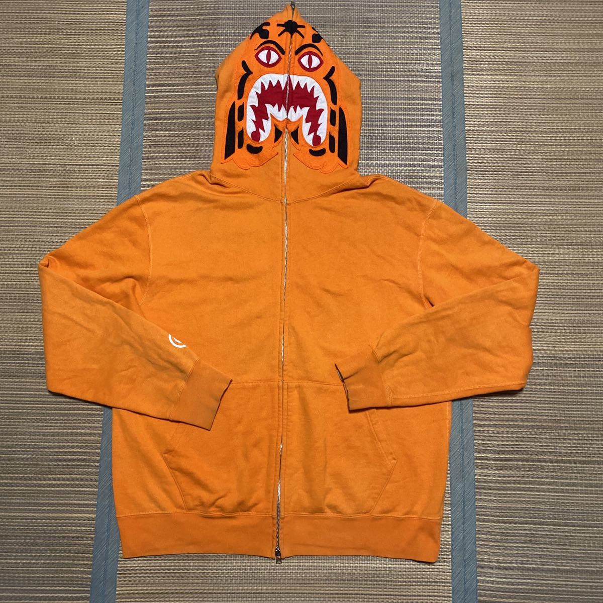 A BATHING APE BAPE KAWS Tiger shark hoodie シャークパーカー 虎
