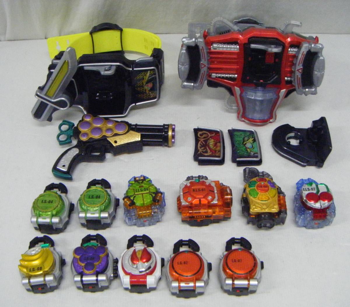 T0921-53M/ 仮面ライダー 鎧武 ガイム まとめ 戦極ドライバー ゲネシスドライバー ブドウ龍砲 ロックシード 極 カチドキ チェリー メロン