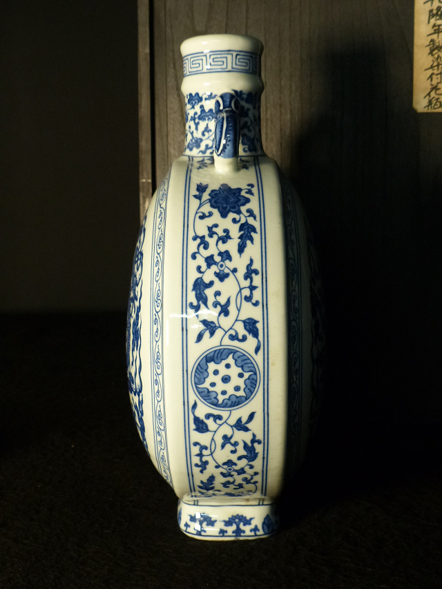 特別依頼出品 三井家由来某寺院所蔵 乾隆年製染付花瓶 高