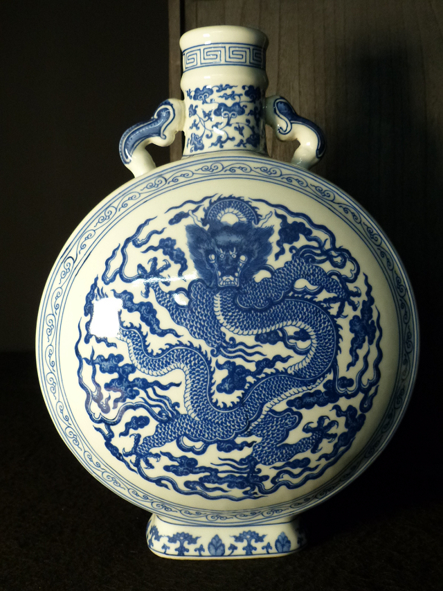 特別依頼出品 三井家由来某寺院所蔵 乾隆年製染付花瓶 高