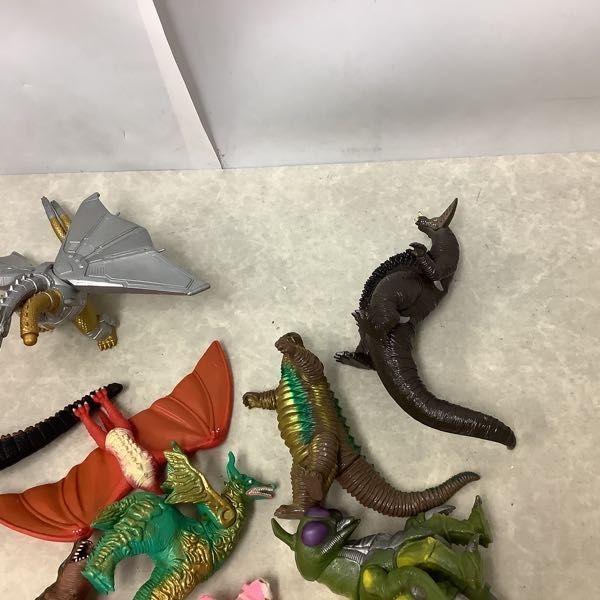 1円~ 訳あり ソフビ ゴジラ2002、メカキングギドラ、レッド 1円~ 訳あり ソフビ ゴジラ2002、メカキングギドラ、レッド