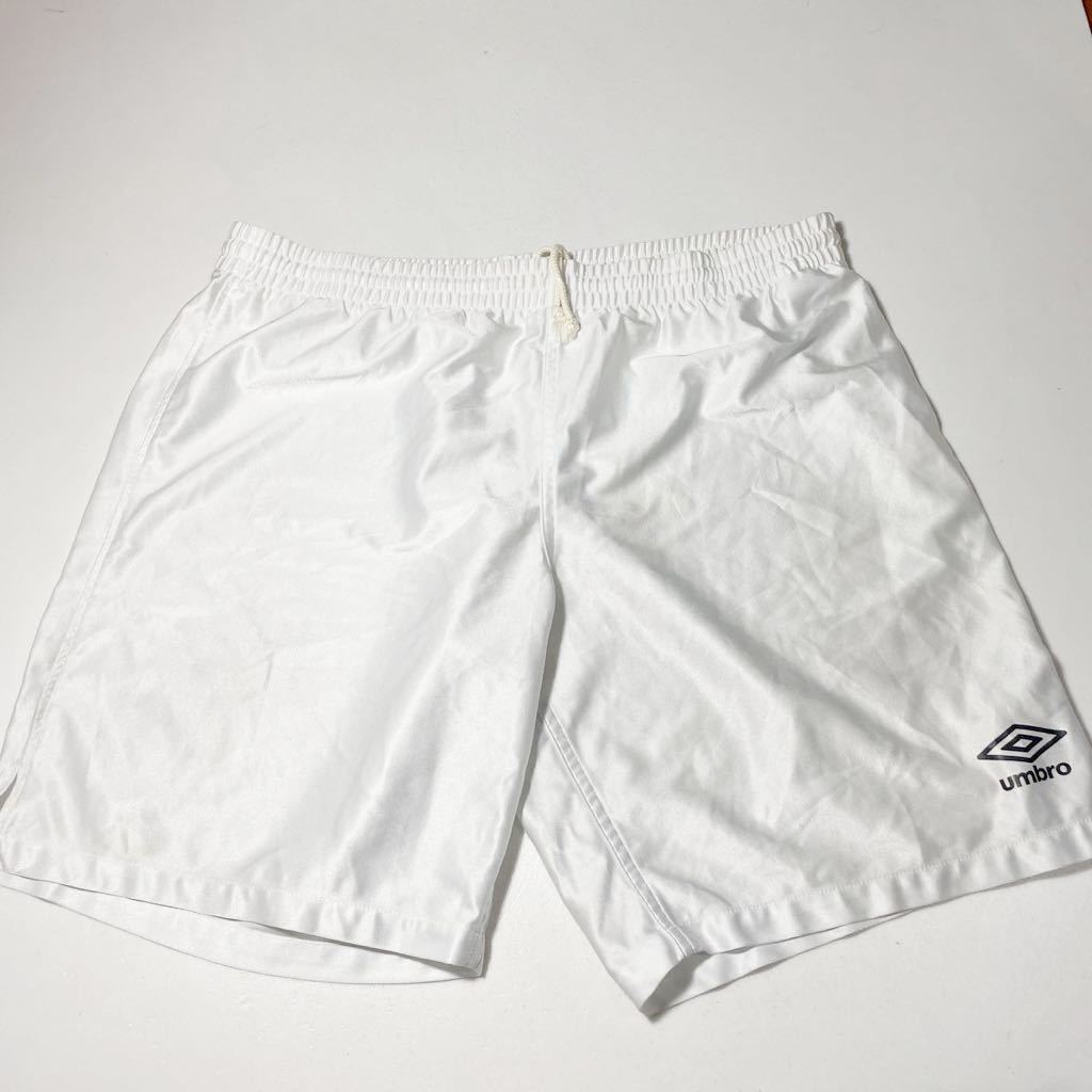 アンブロ Umbro 白 ホワイト サッカー トレーニング用 光沢サカパン サッカーパンツ Oサイズ Xlサイズ以上 売買されたオークション情報 Yahooの商品情報をアーカイブ公開 オークファン Aucfan Com