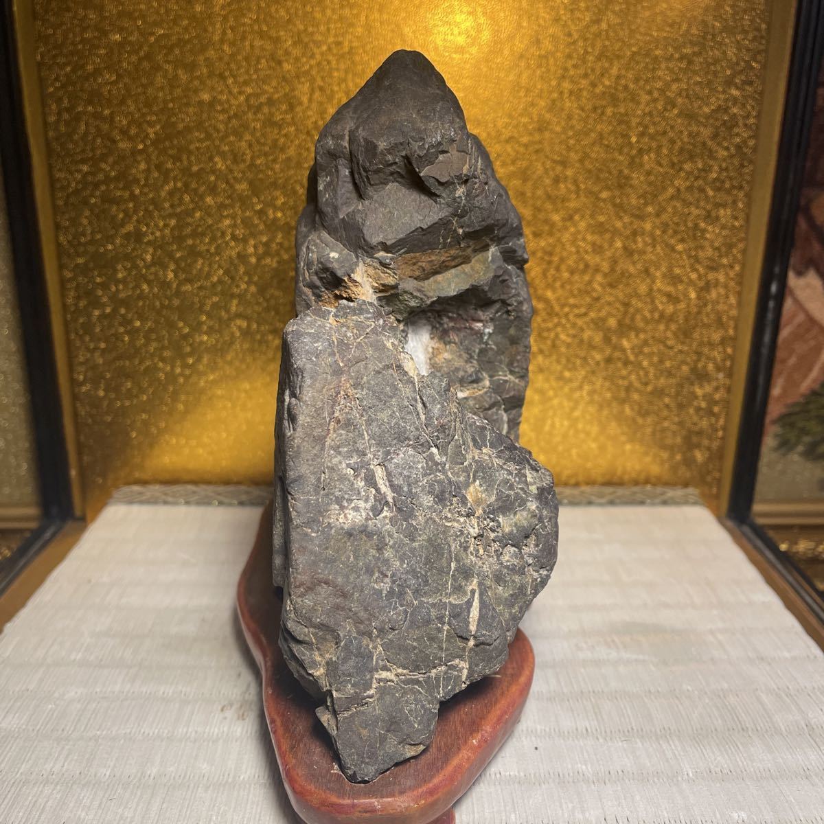 盆石　水石　鑑賞石　自然石　天然石　原石 水石 鑑賞石 自然石 盆石 滝石 台座付 天然造形美！風雨が刻ん