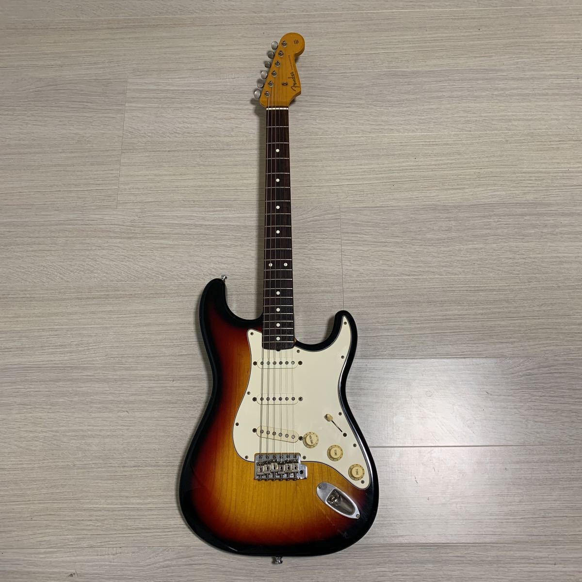 Fender japan ストラトキャスター Stratocaster サンバースト