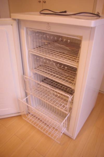 美品】エレクトロラックス Electrolux 冷凍庫 ENF6090(冷凍庫)｜売買 