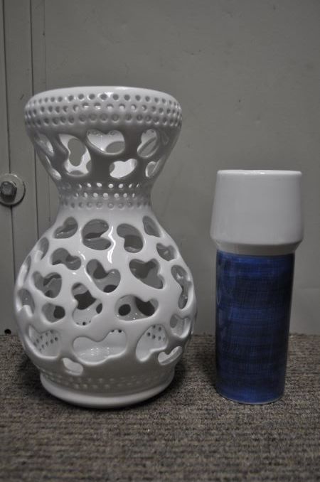 □三川内焼/玉泉窯/山玉泉□花瓶/花器/花生□白磁 透かし彫り□USED品